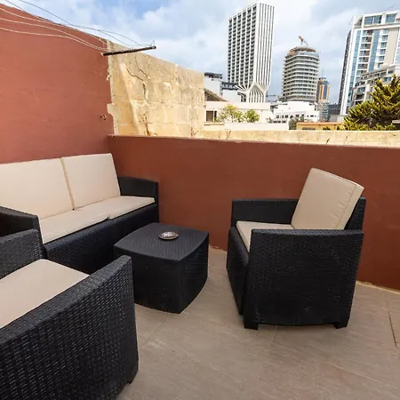 Pinewood Apartment