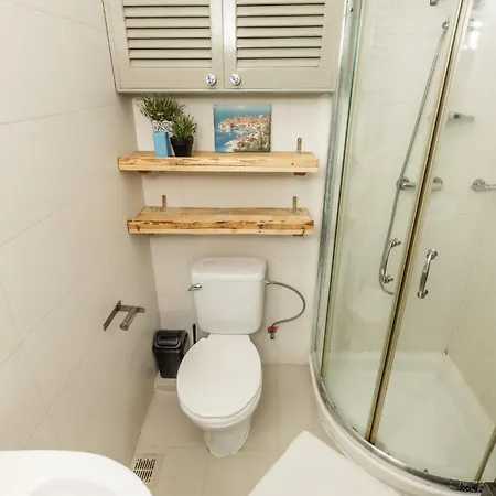 Pinewood * San Ġiljan