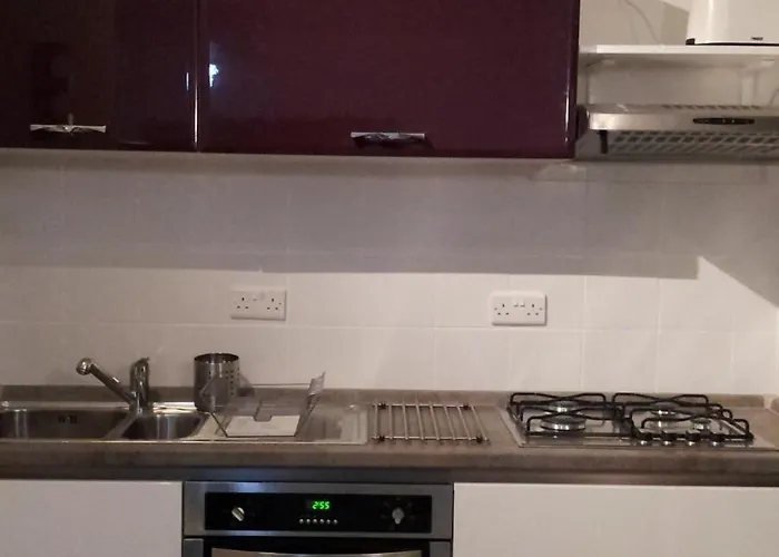 Pinewood * Saint Julian's