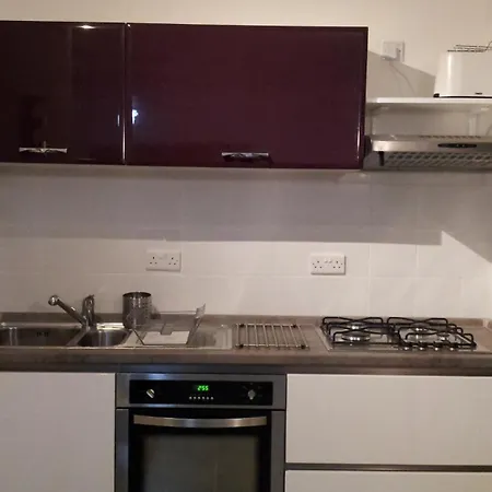 Pinewood * San Ġiljan