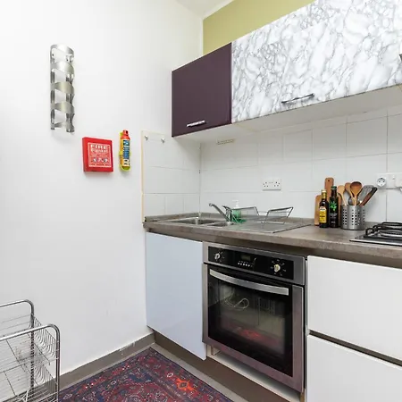 Pinewood * San Ġiljan